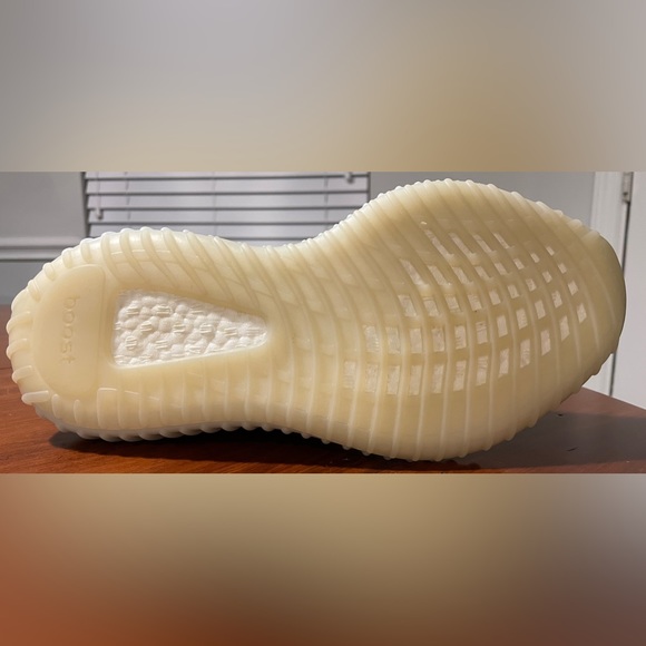 Lightly used Yeezy boost v2 blue tint [NO BOX] - Picture 4 of 4